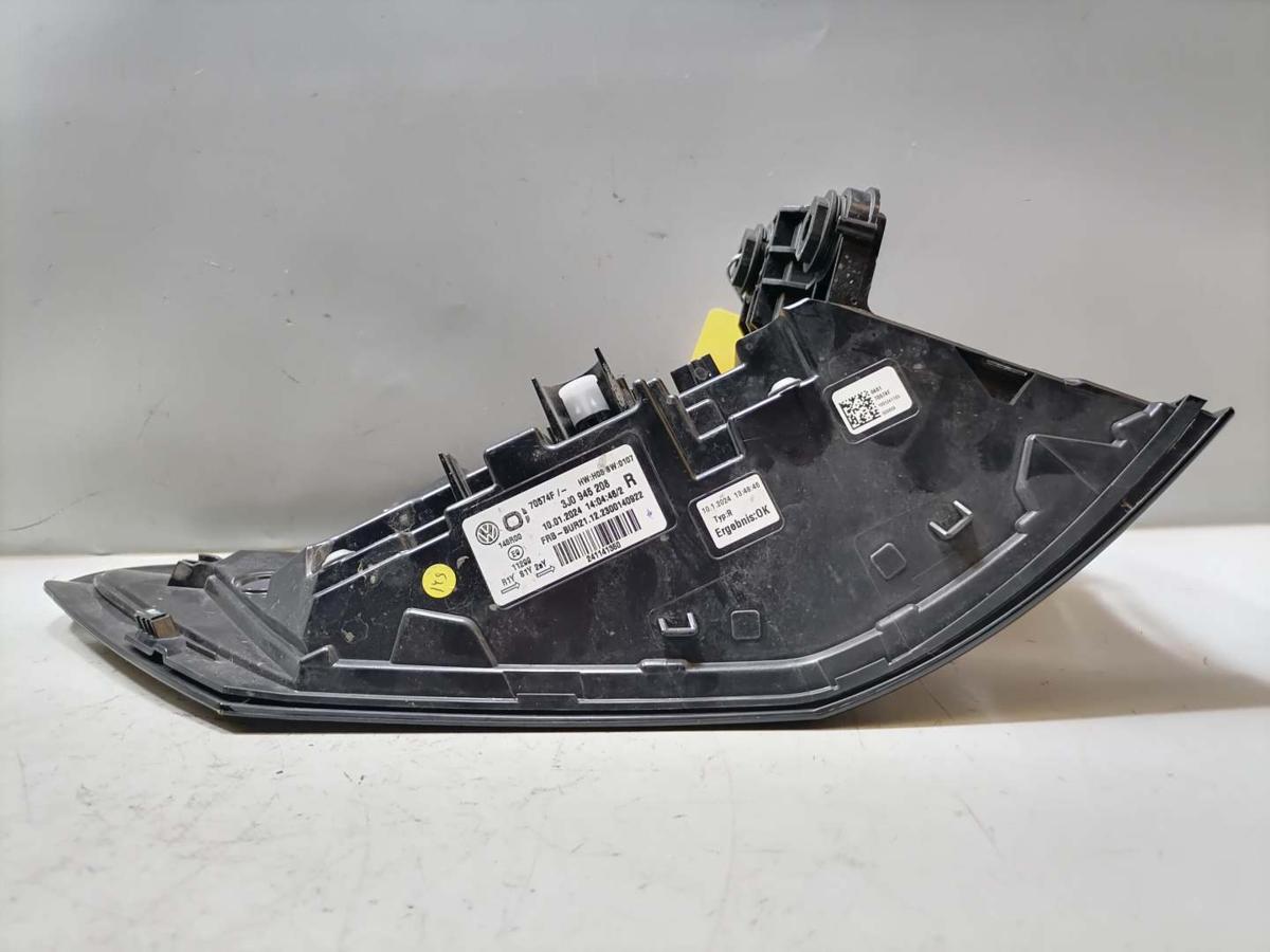 VW Passat B9 original R&uuml;cklicht R&uuml;ckleuchte rechts au&szlig;en LED Kombi Variant Bj.2024